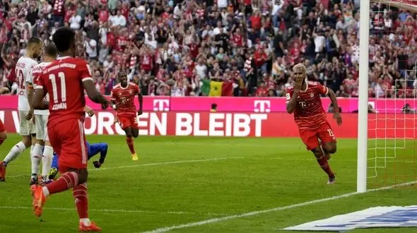 بایرن مونیخ حریف را 6 تایی کرد و موقتا صدرنشین شد