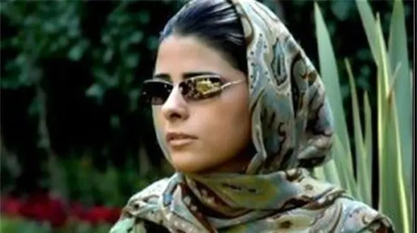 فیلم/ مریم حیدرزاده با این دکلمه زیبای خود روح آدم را به دنیای عاشقان می‎برد؛ ای کاش زندگی همینطور بود / من میگم خوابت رو دیدم، من میگم که غرق دردم ...