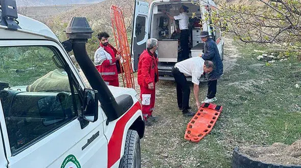 نجات فردی که در چاه چاشم سقوط کرده بود