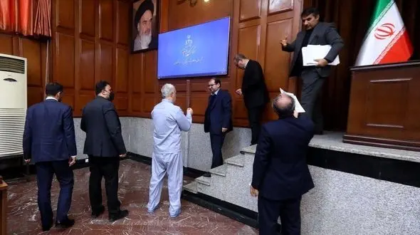 قاضی به متهم پرونده چای دبش: برای چندمین بار اخطار می‌کنم کالا یا ارز وارد کشور کنید