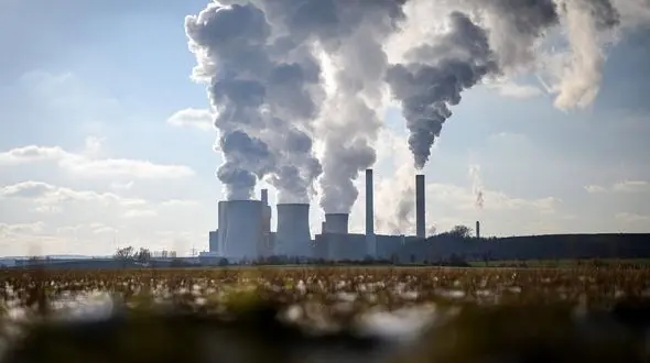 لزوم کربن زدایی فوری از صنعت و اقتصاد ایران / برای مقابله با بیکاری و انزوای اقتصادی کشور