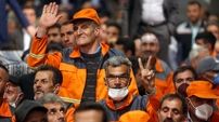 بسته شدن پرونده مطالبات قانونی کارگران با اقدامات وزیر کار!/ از عدم اعمال قوانین تا افزوده نشدن حق مسکن کارگری