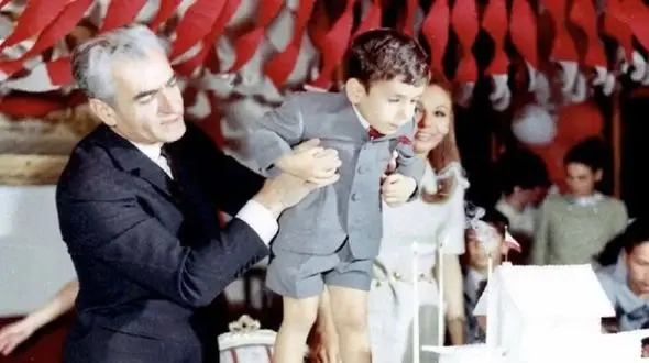 عکس سفر در زمان /  روز تولد لیلا پهلوی ../ خوشحالیم همانطور که میخواستیم چهرامین فرزندمان دختر است /  سال 1349