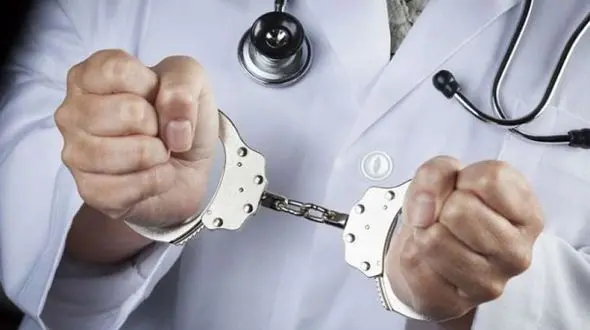 پزشک متخلف در مسجد سلیمان نقره داغ شد