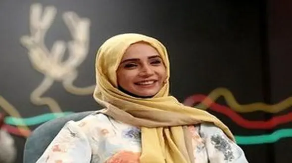 عکس شیک ترین مانتوی ایران بر تن شبنم قلی خانی ! / خانم بازیگر حیرت انگیز شد !