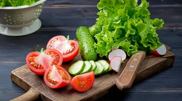 کدام مواد غذایی را نباید در فریزر گذاشت؟ راهنمای کامل نگهداری