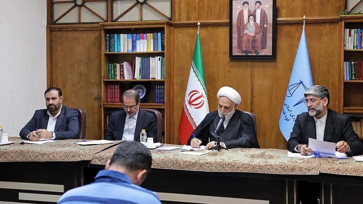 بازنشسته یک دستگاه فرهنگی شرکت تراستی راه انداخت / شکایت 7بانک کشور، از گروه تراستی