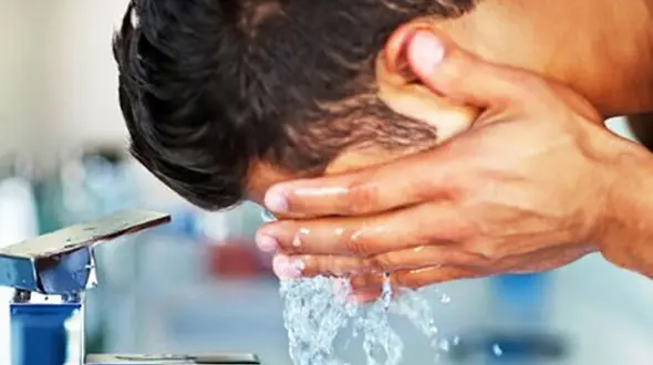 3 اشتباه بزرگ در شستن صورت!