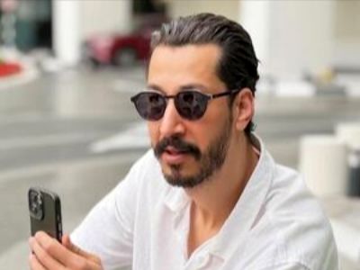 فیلم آواز باشکوه بهرام افشاری با آهنگ معروف سیاوش قمیشی / با همراهی گیتار ! 