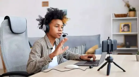 کودک امروزی عاشق خلق است نه اسباب بازی/ کودکان پرخاشگر و اقتصاد وامانده فردا حاصل محدودیت اینترنت