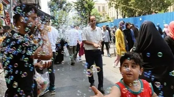 برانداز تسهیلات رفاهی و اقتصادی حاکمیت برای جمعیت بیش از 85 میلیونی ایران/ فرزندآوری در تگنای اقتصادی ترس دارد