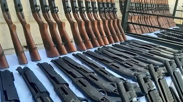دستگیری قاچاقچیان ایرانشهری با تعداد زیادی سلاح و مهمات