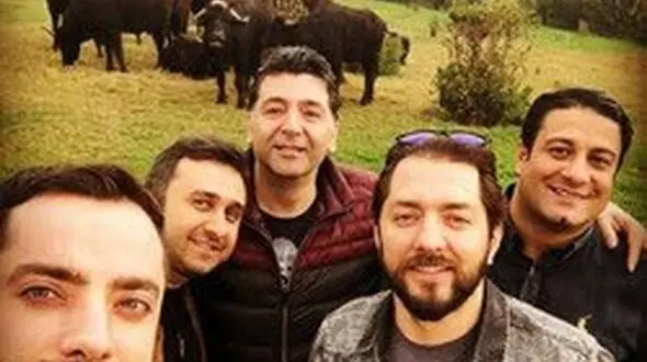 عکس سلفی بهرام رادان با گاوها در اهواز جنجال عجیبی به پا کرد+ عکس