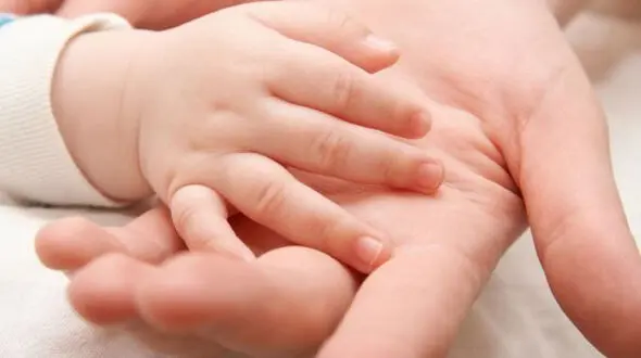 درمان زردی با حجامت پشت گوش کذب است / طب سنتی حق دخالت در درمان بیماری ها را ندارد