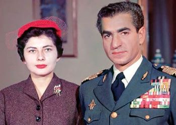 عکس سفر در زمان / تصاویر برهنگی شاه پهلوی و حضور ثریا در سواحل میامی /  فقط خوشگذرانی های شاه را ببینید