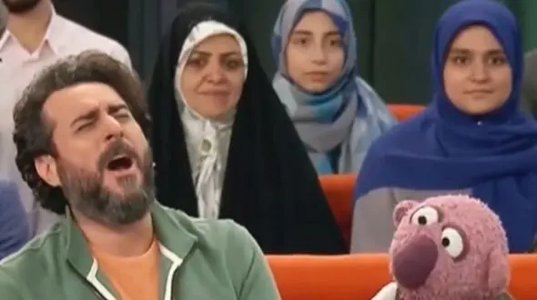 فیلم آواز جذاب محسن کیایی / آقای بازیگر میزنه زیر آهنگ خوندن یهو میبینه جناب خان داره مخ خانم میزنه ...
