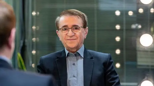 فیلم/ دکتر انوشه: فرزندان اول ویژگی های ژن پدر را دارند و بسیار دلسوز هستند 