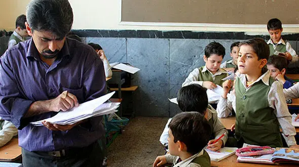 تابستان بی حقوق و بیمه؛ معلمان حق التدریس مثل کارگران فصلی هستند / کمیسیون آموزش مجلس پیگیر شده است