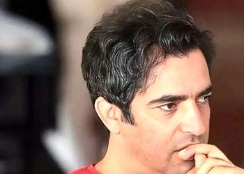 منوچهر هادی؛ همین تو را بس که من دیگر تو را آنطور که میدیدم نمیبینم همین بس.../استوری بحث برانگیر و احساسی منوچهر هادی