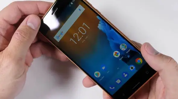 نسل جدید نوکیاهای سرسخت/قوی ترین گوشی در مقابل ضربه ها+فیلم