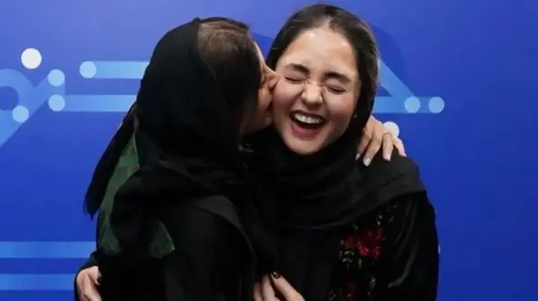 عاشقانه‌های «علی اوجی و نرگس محمدی» در قاب جشنواره شهر؛ شیطنت‌های فریبا نادری! 