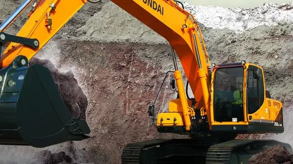 چای رساندن به همکار با بیل مکانیکی+ فیلم