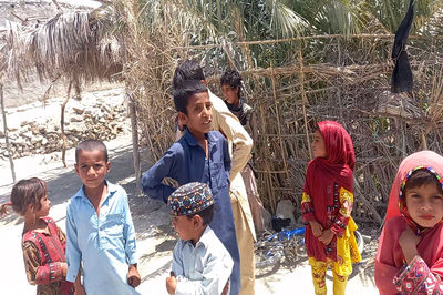لوله کشی آب روستای شیرآباد در سیستان و بلوچستان، لنگ 30 میلیون تومان مانده است / حتی برای غسل جنازه هم آب نداشتند! + فیلم