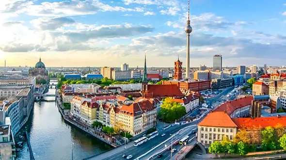 عکس قدیمی ویلی برانت، شهردار برلین را ببینید / او و پسرانش تفریح لاکچری داشتند!