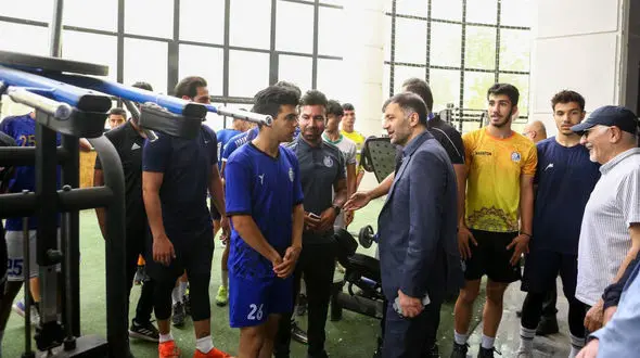 دیدار «کریمی»‌ها در آکادمی باشگاه استقلال/ فیروز و حجت در یک قاب! + عکس