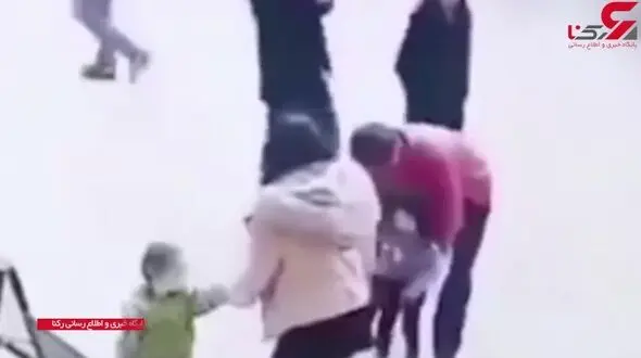 ربودن دختر خردسال در مقابل چشمان مادر شجاع ! +فیلم