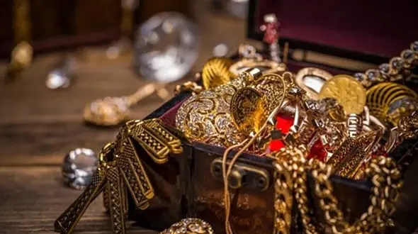 این تصمیم تاریخ ایران را به باد می‌دهد؟ !/ گنج های نفیس به حراج می روند ؟!