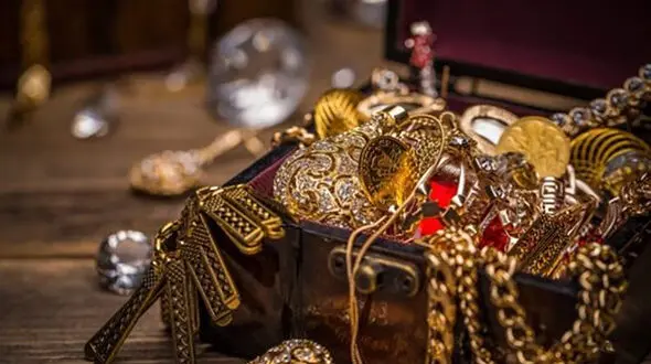 این تصمیم تاریخ ایران را به باد می‌دهد؟ !/ گنج های نفیس به حراج می روند ؟!