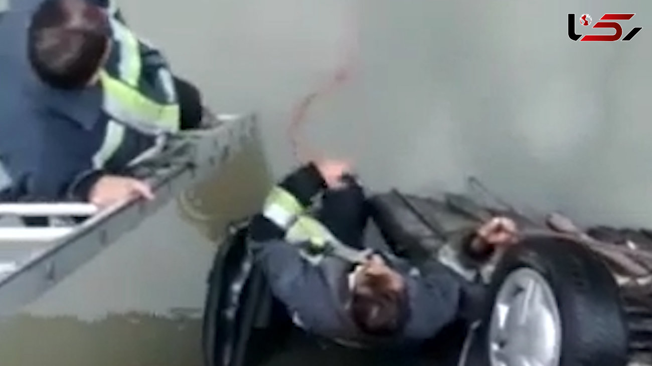 سقوط مرگبار خودرو از عرشه در کارون / 2 مرد خفه شدند + فیلم