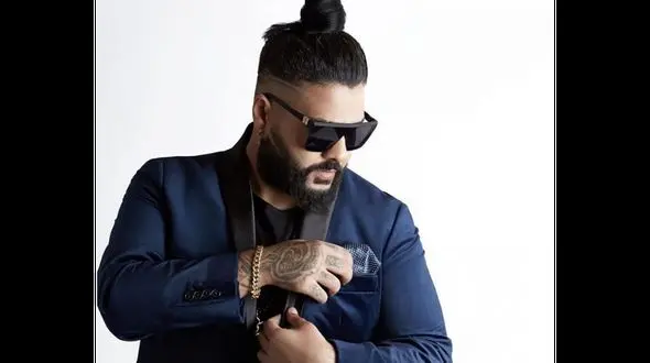 عکس لو رفته از پسرک زیبا و موبلوند ساسی مانکن ! / شباهت صفر !