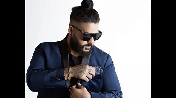 عکس لو رفته از پسرک زیبا و موبلوند ساسی مانکن ! / شباهت صفر !