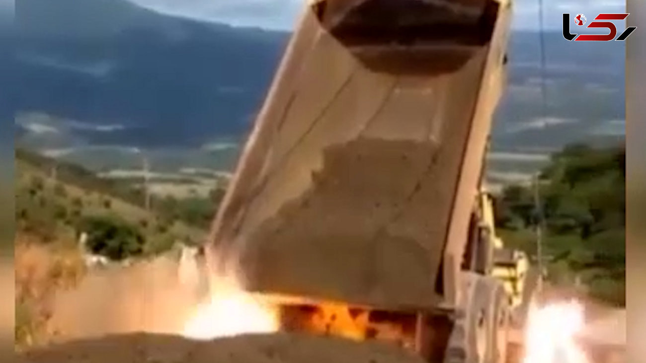 آتش گرفتن کامیون در برخورد با کابل برق + فیلم