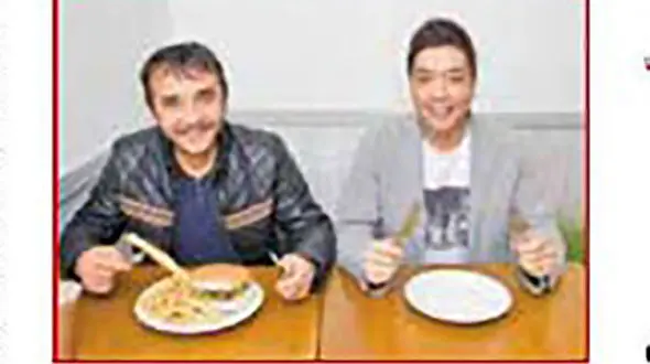 این مرد با باد هوا زنده است+ عکس