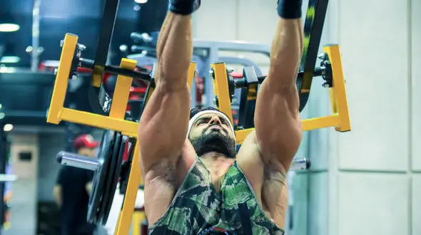 بازگشت هرکول مشهدی به مسابقات بدنسازی پس از 20 ماه / کیوان دیشب به رومانی پرواز کرد!