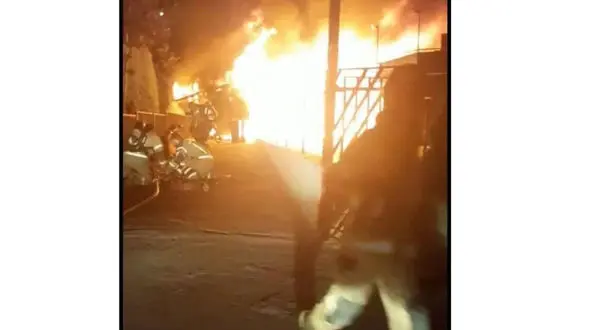 آتش‌سوزی در مجموعه ورزشی شهرک امید تهران + فیلم