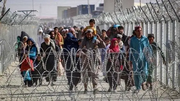 طرح انسداد ودیوار کشی مرزهای شرقی با افغانستان آغاز شد