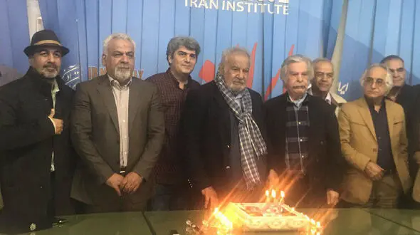 بوسه میلیاردی رضا عطاران بر گونه ناصر ملک مطیعی +عکس