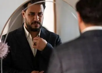 فیلم / نگاهی به ویلای شبیه کاخی جواد عزتی بازیگر سریال وحشی/ 3 طبقه با نمای رومی  و چیدمان مجلل ...