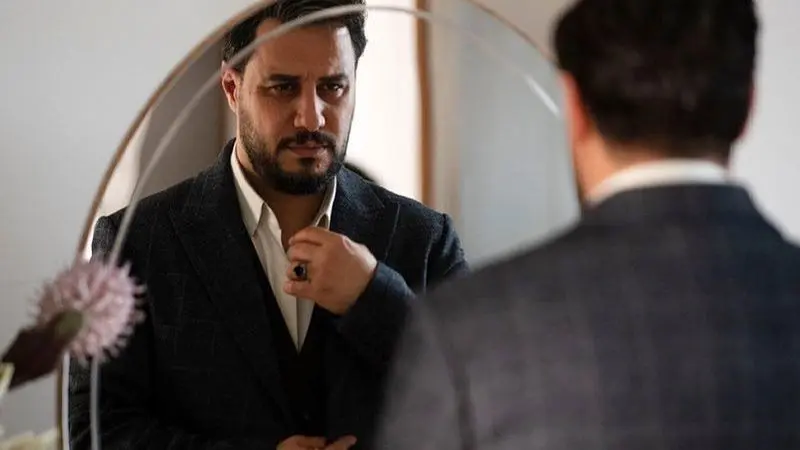 نگاهی به ویلای شبیه کاخی جواد عزتی بازیگر سریال وحشی/ 3 طبقه با نمای رومی و چیدمان مجلل ...