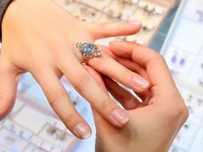 نکات طلایی خرید انگشتر؛ کدام انگشتر برای فرم دست شما بهتر است؟