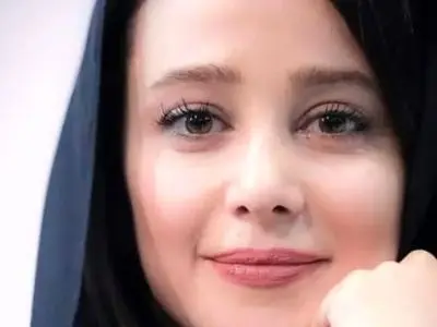 نگاهی به کیف طراحی شده الناز حبیبی به سبک هنر ایران باستان/ انتخاب زیبای خانم بازیگر برای جشنواره فیلم ایرانی+عکس