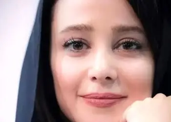 نگاهی به کیف طراحی شده الناز حبیبی به سبک هنر ایران باستان/ انتخاب زیبای خانم بازیگر برای جشنواره فیلم ایرانی+عکس