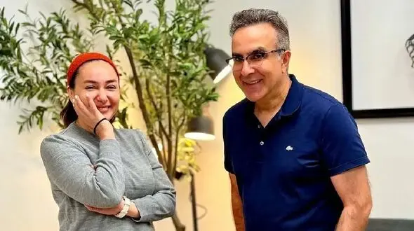 نگاهی به دکور خانه هانیه توسلی/ گربه هایی که همه جا هستند تا رومیزی گلدوزی و آگلونما