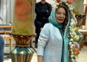 فیلم تلخ/ نگاهی به میز عزای پر طمطراق و لاکچری مرحوم زهره حمیدی با دف نوازی و نی نوازی احساسی/ سلطان غم، چشم و چراغم مادر