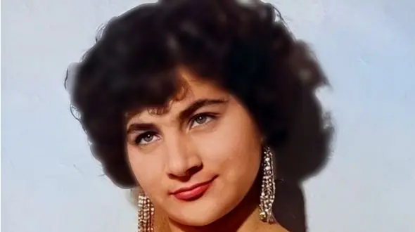 خواننده ترانه باباکرم را بشناسید / نگاهی کوتاه به سرنوشت آفت (ملوک آغوز) + عکس ها و بیوگرافی