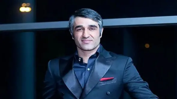 فیلم آواز و رقص و خوشحالی پژمان جمشیدی وقتی برگشته خونه و از ایران میخونه
